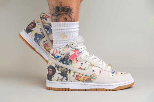 率先上脚 Supreme × Nike SB Dunk High 最新联名配色「Rammellzee」鞋款