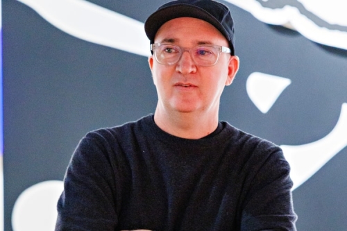 KAWS 加盟 UNIQLO 担任品牌首位「驻场艺术家」