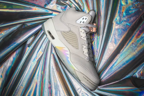 率先近赏 Air Jordan 5 最新蛇年配色「Year of the Snake」鞋款