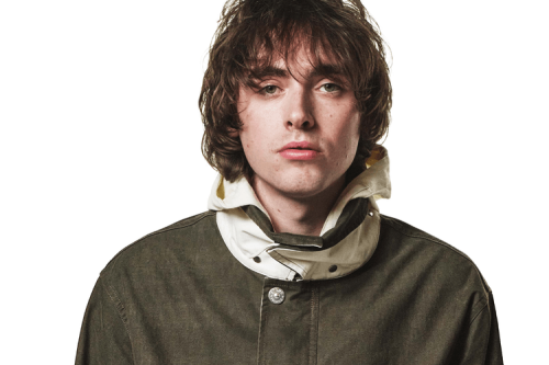 Gene Gallagher 演绎出镜 Stone Island 专为英国阴郁天气打造之最新外套