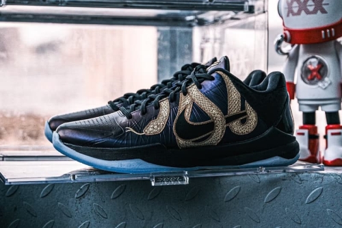 率先近赏 Nike Kobe 5 Protro 最新配色「Year of the Mamba」鞋款