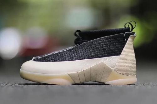 争议鞋王 Air Jordan 15 回归，全新「Black Muslin」配色鞋款登场
