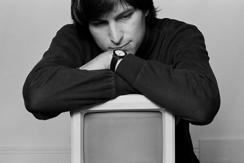 Steve Jobs 本尊的 Seiko 手表拍卖以天价成交