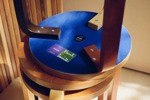70 年代风格！Paul Smith 携手 Artek 推出全新家具系列