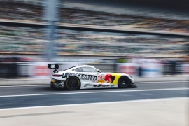 UNDEFEATED 赞助赛车手王一博