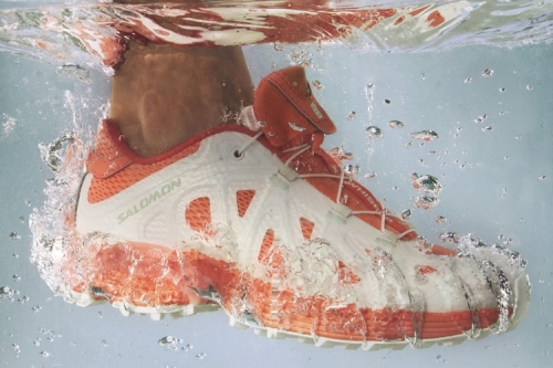 Salomon 与 Ama Lou 合作推出 XT-WHISPER VOID AMA 签名鞋款