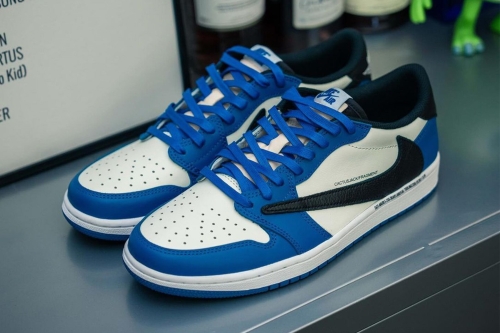 率先近赏 Travis Scott × fragment design × Air Jordan 1 Low 最新联名配色鞋款
