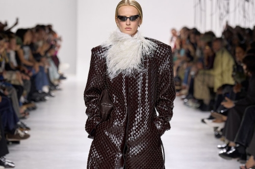 Louise Trotter 的 Bottega Veneta SS26 首秀