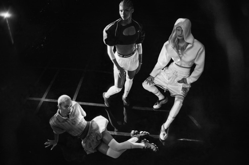 Nike 推出全新女性系列：三款颜值优先混搭鞋型亮相