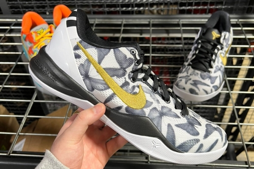 率先近赏 Nike Kobe 8 Protro 全新配色「Mambacita」鞋款