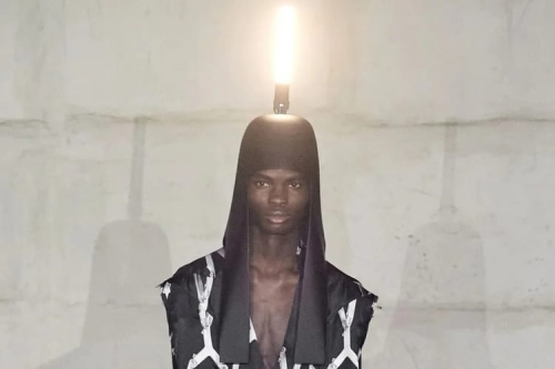 Rick Owens 正式推出 2022 秋冬系列 AMUN、HEDJET「头盔灯具」