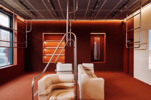 Kiko Kostadinov 伦敦旗舰店:零售空间化身沉浸式表演舞台