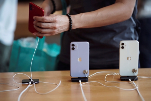 传 Apple 将允许第三方应用商店出现在 iOS 里
