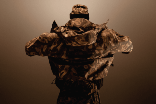 Arc’teryx 联乘 Atomic 推出全新 2025 Grottoflage 系列