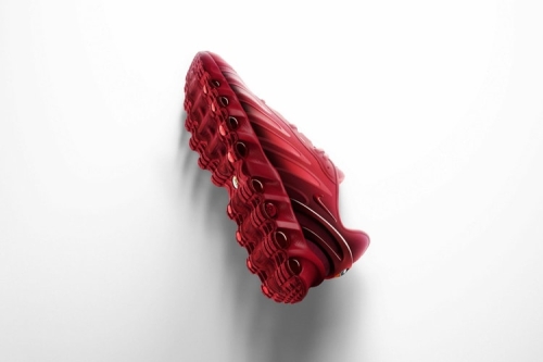 Tyla Laura Seethal 穿着 Air Max Dn8 全新红色配色亮相超级碗周末