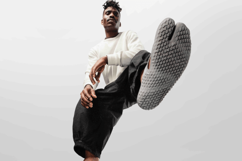 Vivobarefoot 推出首款赤足凉鞋 —— VIVOBIOME Tabi Gen 01