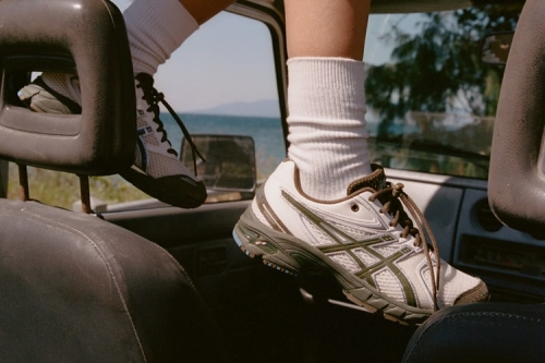 Temptation Vacation × ASICS GEL-DS TRAINER 14 全新联名鞋款正式登场