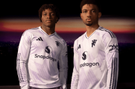 昔日「雪花」图腾回归：Manchester United 携手 adidas 推出 2025/26 纯白客场球衣