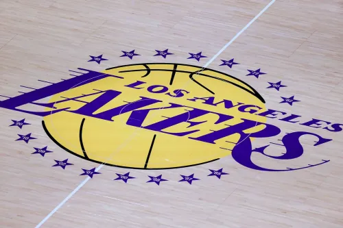 Josh Kushner 与 Bob Iger 将以 125 亿美元收购 Los Angeles Lakers