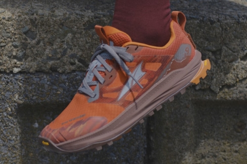 Altra × and wander 首度联乘，山系越野跑鞋 Lone Peak 9+ 正式登场