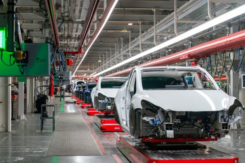 特斯拉 Tesla 德州工厂发生首次机器人攻击人类流血事件
