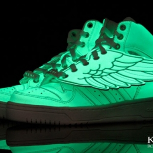 adidas JS Wings GID “Glow in the Dark”夜光翅膀鞋款
