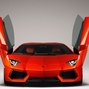 兰博基尼 Lamborghini 推出新款旗舰车型 Aventador LP 700-4