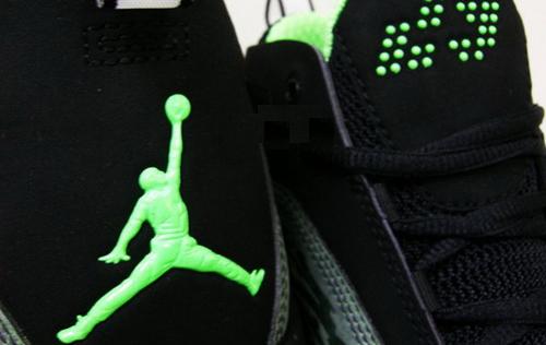 Nike Air Jordan 2011 荧光绿全新配色细节完整剖析