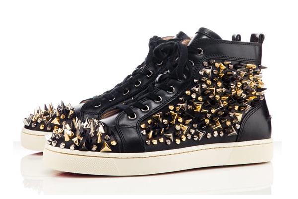 Christian Louboutin 新款铆钉鞋曝光