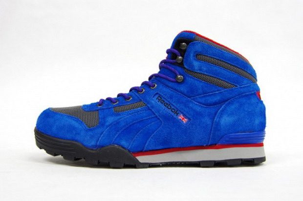 Reebok Night Sky Mid 登山靴款