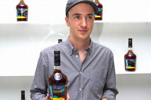 KAWS × Hennessy 开幕派对直击