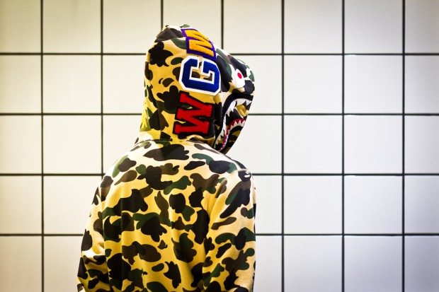 A Bathing Ape 1ST CAMO 迷彩鲨鱼连帽外套重新贩售