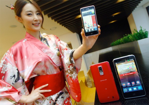 LG Optimus LTE 换了红色和服在日本上市