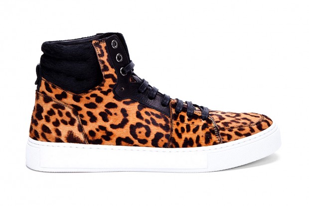 Yves Saint Laurent Leopard Malibu 豹纹鞋款