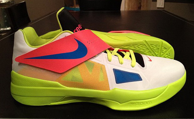 Nike Zoom KD IV ”Three4FivePE” 萤光调色运动鞋!