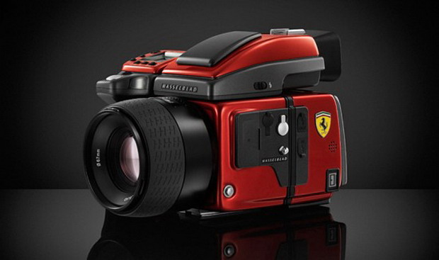 全球限量！Ferrari × Hasselblad 法拉利顶级相机