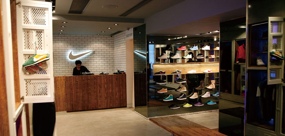 NIKE SPORTSWEAR 香港铜锣湾白沙道店铺 重装开幕