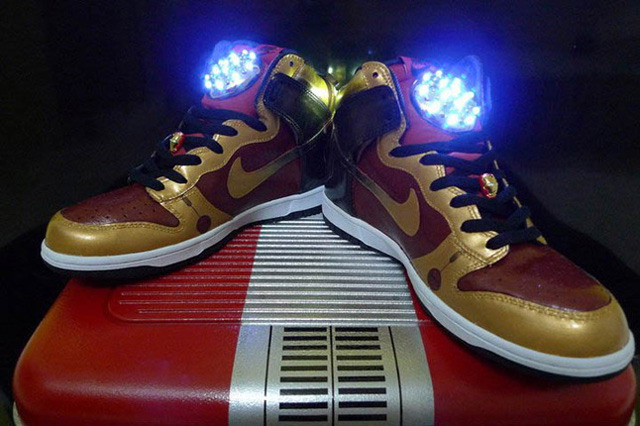 LED灯光设计 钢铁侠版NIKE Dunk High订制鞋款 售价750美金