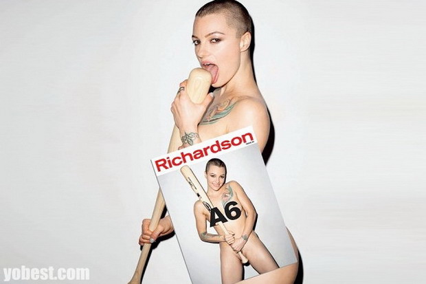 Richardson "A6 – The Love Issue" 封面拍摄 by Terry Richardson