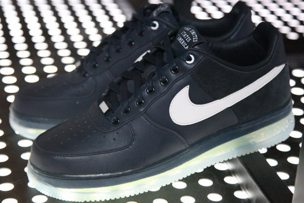 Nike Air Force 1 Low USA Medal Stand 鞋款现身