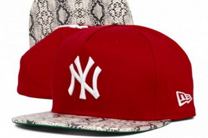 NEW ERA 推出 NEW YORK YANKEES 蛇皮棒球帽
