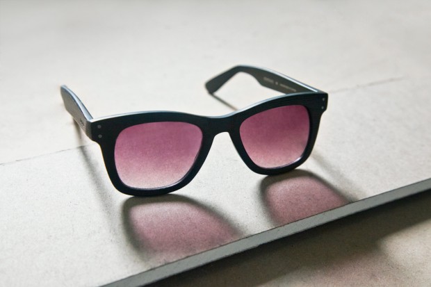 Komono 最新仿木纹处理太阳眼镜