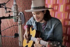 John Mayer 自弹自唱演绎新曲 “Something Like Olivia” Video