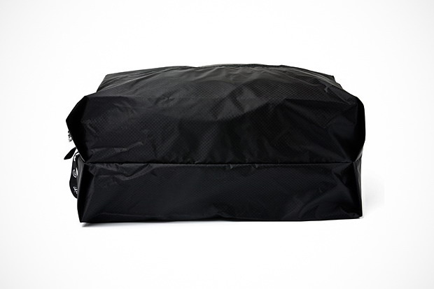 fragment design 2012秋冬 Travelling Light Stuff Sacks 旅行袋