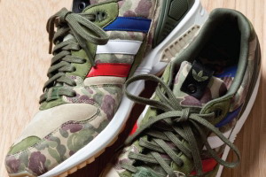 Sneaker Freaker Magazine 杂志率先公布 A Bathing Ape × Undefeated × adidas Originals ZX5000 三方联名别注鞋款