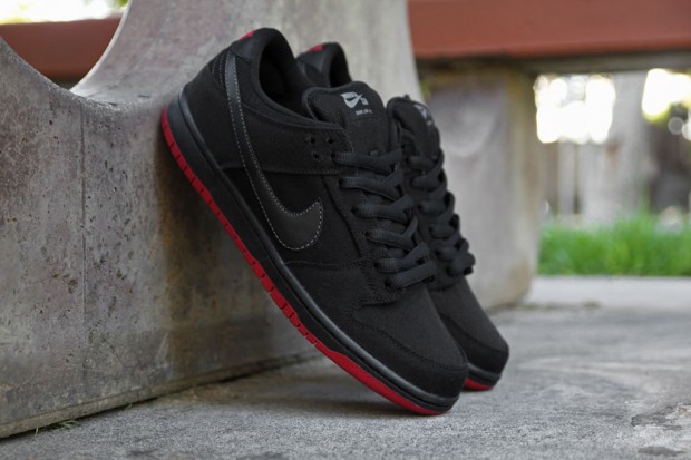 Levi's × Nike SB Dunk Low Premium 联名鞋款细节一览