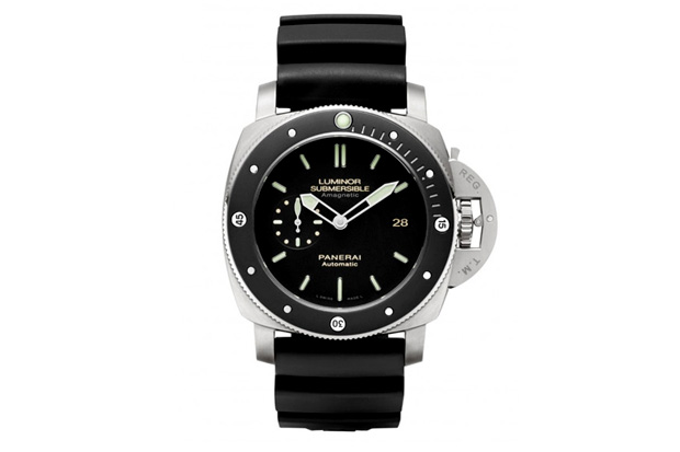 Panerai PAM 389 Luminor Submersible Amagnetic 表款