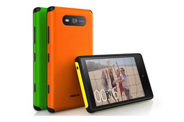 诺基亚 Nokia 公布 Lumia 820 的加固型背盖