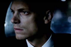 由 Joel Kinnaman 担任主鱼的 H&M 2012 秋冬系列宣传影片 “Alter Ego”