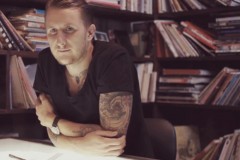 Scott Campbell 与 Chances With Wolves 共同打造 Keeping Current With The Past 音乐概念视频短片